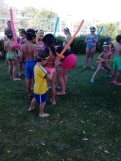 Foto 3 - Alta participación en la fiesta pirata organizada en la piscina santamartina