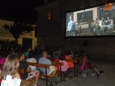 Foto 6 - Las 'Noches de Cultura' recuerdan con el cine al aire libre una actividad olvidada