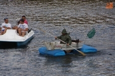 Foto 3 - Las ‘barcas locas’ abren la programación festiva de la Transverberación