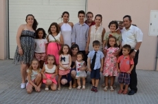 Manuel Hern&aacute;ndez y Manuela Moro celebran sus bodas de oro junto a sus diez hijos y 16 nietos