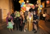 Foto 2 - Las peñas dan colorido a la noche con un bullicioso desfile de carrozas