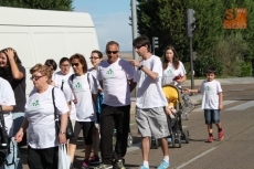 Foto 3 - Unas 150 personas participan en la III Marcha Solidaria contra el Alzheimer hasta la Plaza Mayor