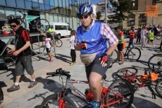 Foto 5 - 'Las bicis toman la calle' con un recorrido a dos ruedas por la ciudad 