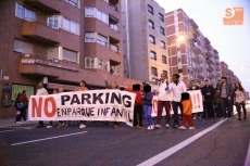 Foto 5 - Vecinos de Garrido llevan su protesta hasta la Plaza Mayor