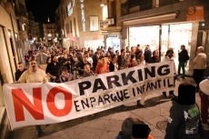 Foto 3 - Vecinos de Garrido llevan su protesta hasta la Plaza Mayor