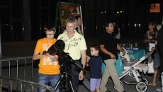 Foto 5 - Salamanca observa la luna en la noche más internacional