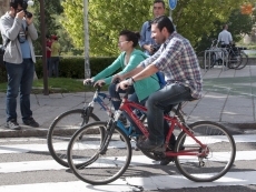 Pr&eacute;stamo gratuito de bicicletas desde el Puente Romano
