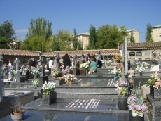 Ofrenda Floral a los H&eacute;roes de la Libertad en el cementerio