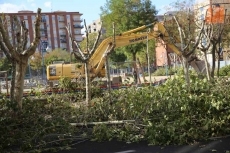 Los vecinos que se oponen al párking tratan de impedir el acceso de los trabajadores a las obras