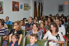 Foto 4 - Los más pequeños disfrutan en el Ateneo con los cuentos de Fernando Saldaña