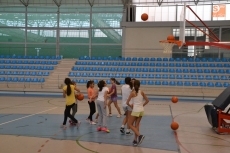 Foto 6 - Cerca de 25 nuevas alumnas se incorporan a la Escuela de Basket