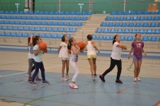 Foto 5 - Cerca de 25 nuevas alumnas se incorporan a la Escuela de Basket