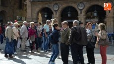 Foto 6 - El mal tiempo no impide la llegada masiva de turistas a Salamanca