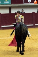 Foto 6 - Contundente triunfo de Iván González en el festejo sin caballos de la Escuela de Tauromaquia