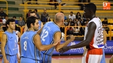 Foto 6 - Aquimisa cae frente al Chantada en un duelo de titanes (58-68)