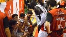 Foto 4 - Aquimisa cae frente al Chantada en un duelo de titanes (58-68)