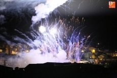Foto 5 - Los fuegos artificiales iluminan la ribera del Tormes 