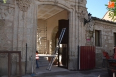 Foto 4 - 1Foto: Recolocadas las puertas de la nueva sede de la Diputación