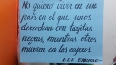 Foto 4 - Velas y flores para despedir a Enrique, fallecido este fin de semana en un cajero