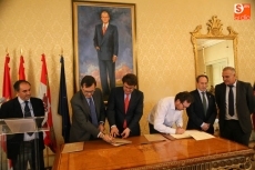 Foto 5 - El Ayuntamiento firma un convenio con el que fomenta el empleo a personas desfavorecidas