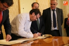 Foto 4 - El Ayuntamiento firma un convenio con el que fomenta el empleo a personas desfavorecidas