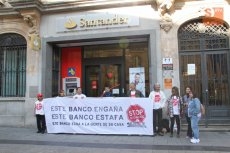 Stop Desahucios vuelve a exigir al Banco Santander una soluci&oacute;n para una desahuciada en 2009 