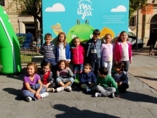 Más de 150 escolares aprenden las ventajas del reciclado de vidrio