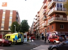 Un incendio en la calle Tomillar alerta a los vecinos de Pizarrales