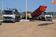 Arranca el asfaltado del acceso a los Campos de To&ntilde;ete