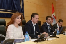 La consejera de Agricultura anuncia que la red de riego de La Armuña comenzará a ejecutarse de...