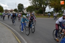 Foto 5 - Más de un centenar de personas participa en el homenaje a ‘Mauri’