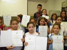 Foto 3 - Una treintena alumnos del Colegio San Juan Bosco consiguen los certificados del Trinity College...