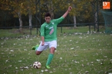 Foto 3 - Un doblete de José da la victoria a los cadetes frente al Guijuelo (2-1)