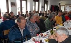 Foto 6 - La Asociación de Jubilados, que estrena sede, celebra una comida