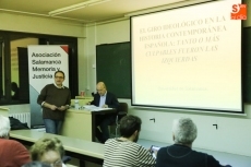 Foto 5 - Ponencia sobre historia contemporánea en la Facultad de Geografía 