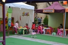 Foto 5 - Buen ambiente en la Plaza en la mañana sabatina gracias al Mercado de Artesanía