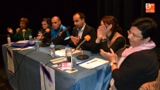 Foto 3 - Escolares y público comparten el especial radiofónico de SALAMANCArtv AL DIA contra la violencia...