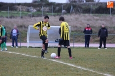 Foto 6 - Contundente victoria del CDF Vitigudino (7-0) frente a un CD Salesianos del que se esperaba más