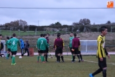 Foto 4 - Contundente victoria del CDF Vitigudino (7-0) frente a un CD Salesianos del que se esperaba más