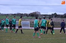 Foto 3 - Contundente victoria del CDF Vitigudino (7-0) frente a un CD Salesianos del que se esperaba más