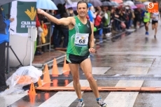 Foto 3 - Javier Alves y Pilar García superan a la lluvia y vencen en la Carrera Pedestre