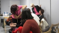 El Corte Inglés realiza un taller de maquillaje para la AECC Salamanca