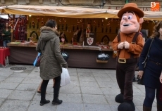 Buen ambiente en la Plaza en la ma&ntilde;ana sabatina gracias al Mercado de Artesan&iacute;a