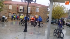 120 ciclistas desafian a la lluvia para participar en la I Marcha BTT Carlos V