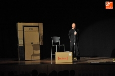 Palabras y notas musicales de la mano de Poesía y Música de cartón frágil