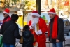 Foto 2 - Papa Noel recorre las calles de Pizarrales para celebrar la Navidad