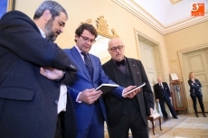 Foto 6 - Fernández-Pacheco y Fernández Aganzo reciben los Premios Novela y Poesía Ciudad de Salamanca