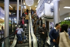 Foto 5 - El Centro Comercial El Tormes se viste de fiesta con la iluminación navideña