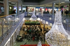 Foto 4 - El Centro Comercial El Tormes se viste de fiesta con la iluminación navideña