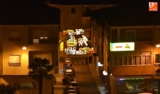 Foto 3 - El Ayuntamiento adelanta el encendido del alumbrado navideño que ya está instalado